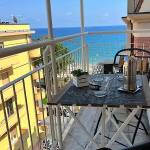 don-pedro-beach-house.hotelitalianriviera.com/